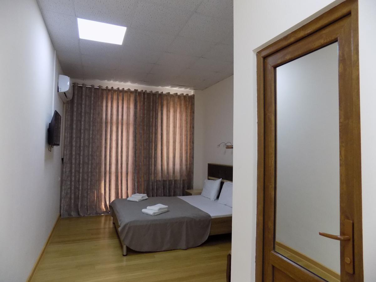 Hotel Mars ズグジジ エクステリア 写真